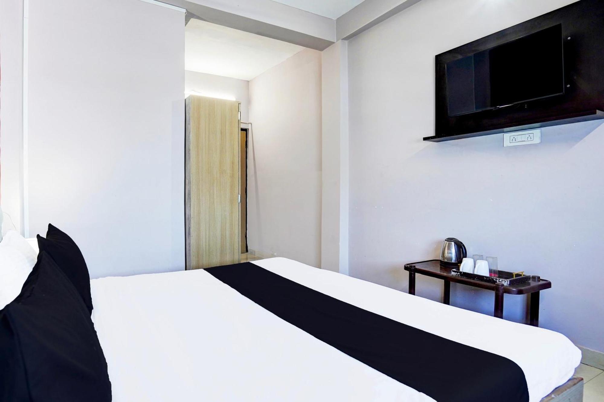 Super Hotel O Blw Kakarmatta Near Banaras Junction Varanasi Exterior photo